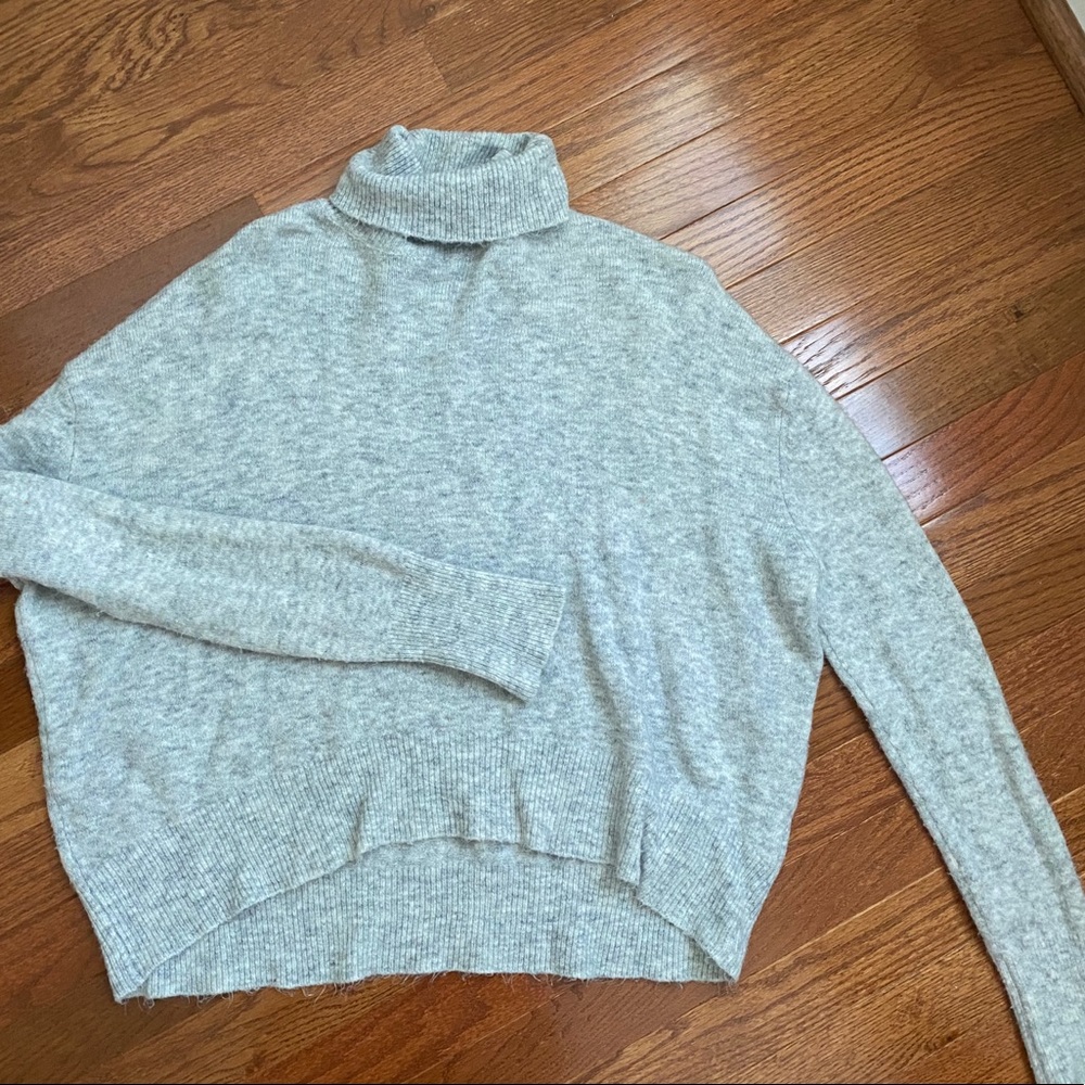 Turtle neck sweater